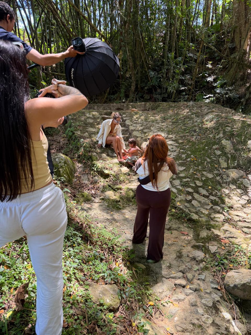 Sesión editorial en la naturaleza